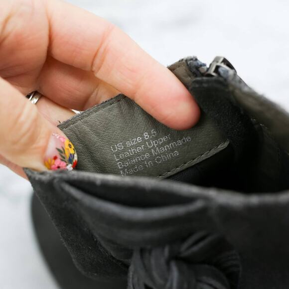 Very Volatile Los Angeles Gray Suede Leather Fringe Ankle Boots Size 8.5 Womens - Picture 7 of 8